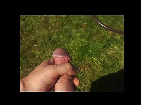 ❤️ Hot hottie si fa scopare la figa rosa e sborra con uno squirt in un giardino estivo ❌ Solo pornoal it.sexera.ru ❌