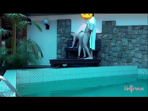 ❤️ Il capo invita la cameriera alla piscina, ma non poteva resistere a un caldo ❌ Solo pornoal it.sexera.ru ❌